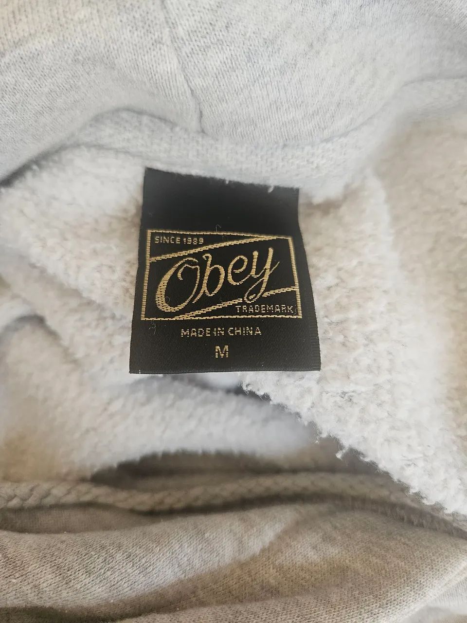 Moletom Obey OG tam.M  - Foto 2