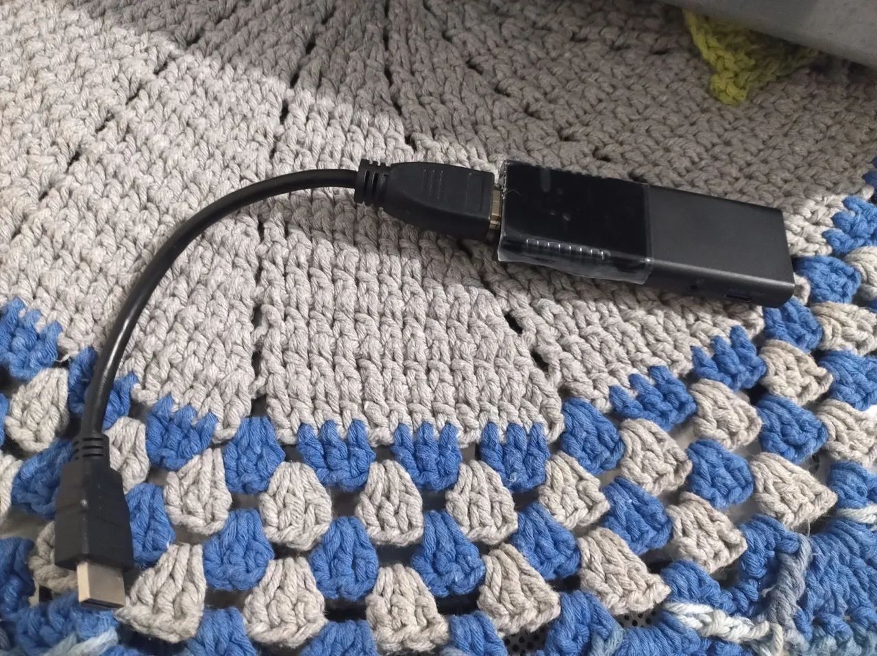 Fire stick, transforma tv smart.