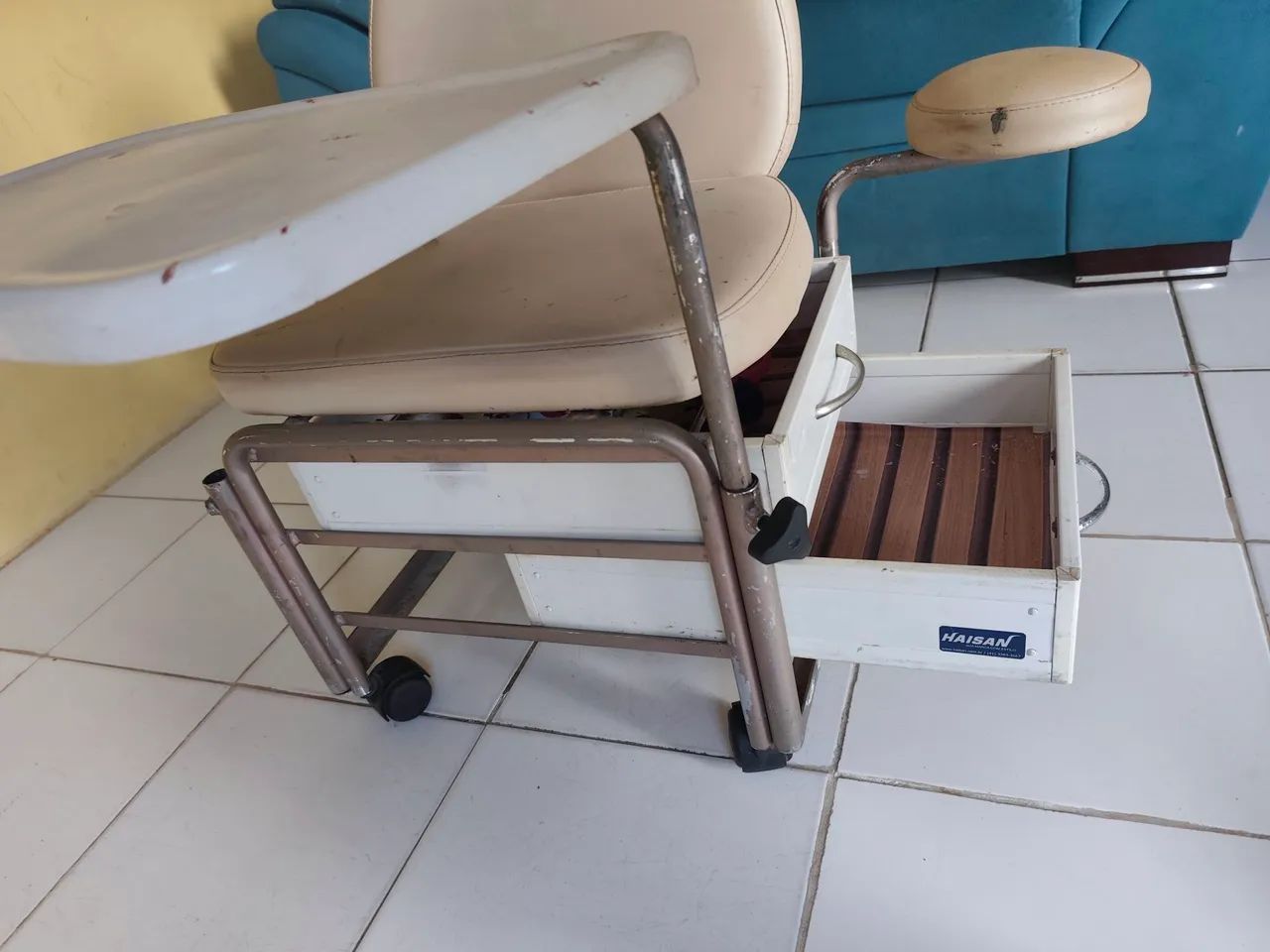 Carrinho de manicure 