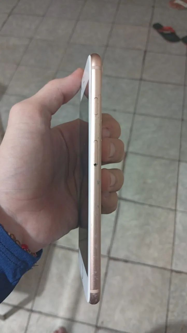 iPhone 8 Plus 64gb - Apresenta defeitos P TROCA OU VENDA - Foto 4