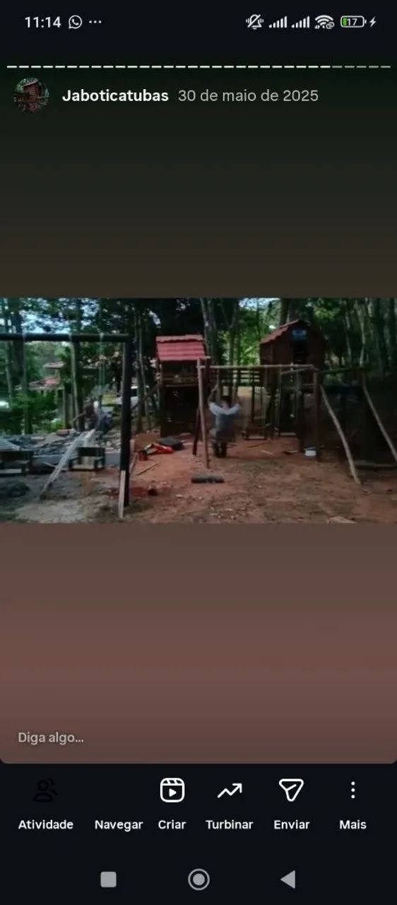 Casinha feita em volta da árvore com playground embutido completo - Foto 5