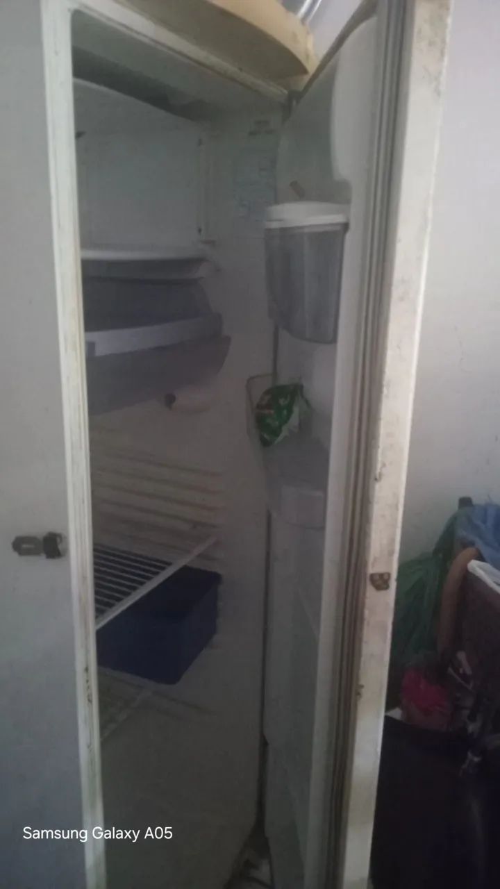 Vendo geladeira... consul ... - Foto 2