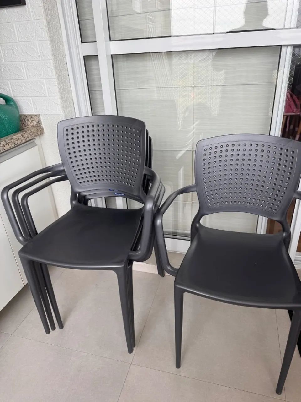 Conjunto de 4 cadeiras cinzas Safira Tramontina - Foto 2