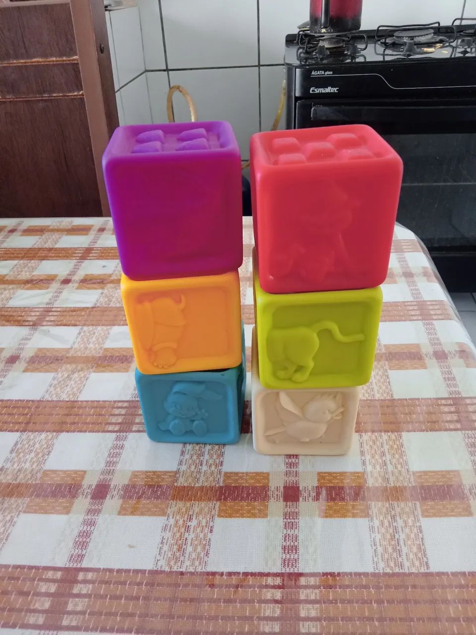Brinquedos de empilhar e puxar 