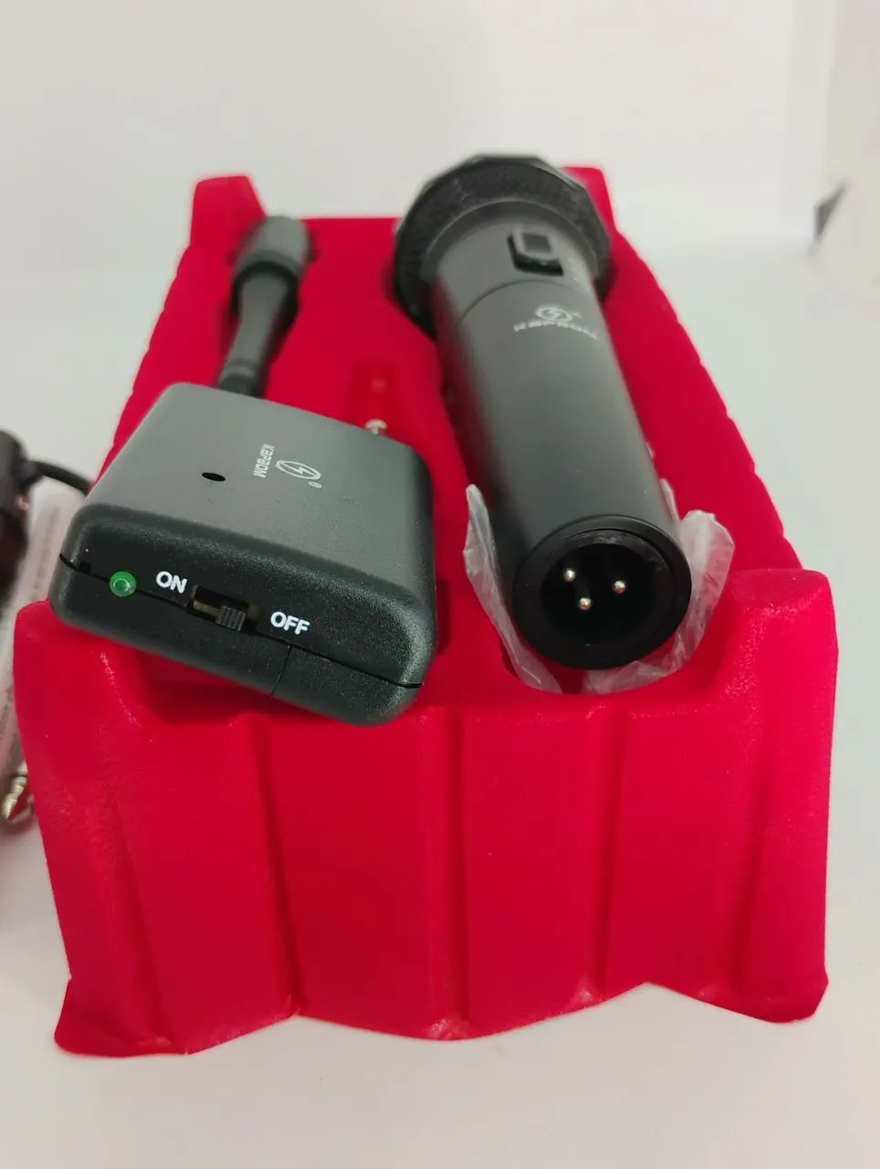 Microfone Dinâmico sem Fio Kapbom KA M86  - Foto 3