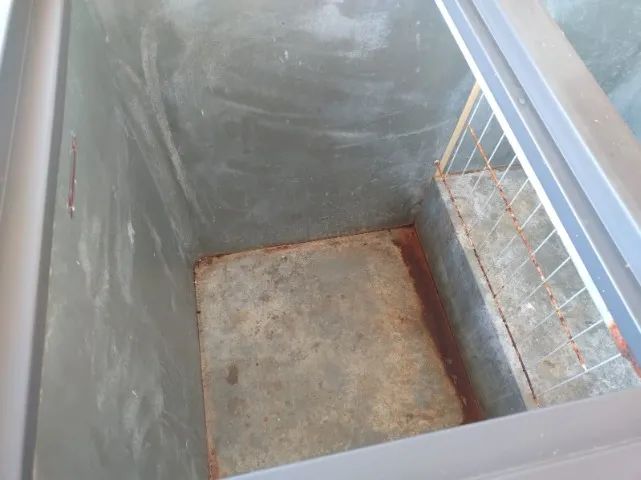 Freezer horizontal ESMALTEC 300 litros - Foto 5