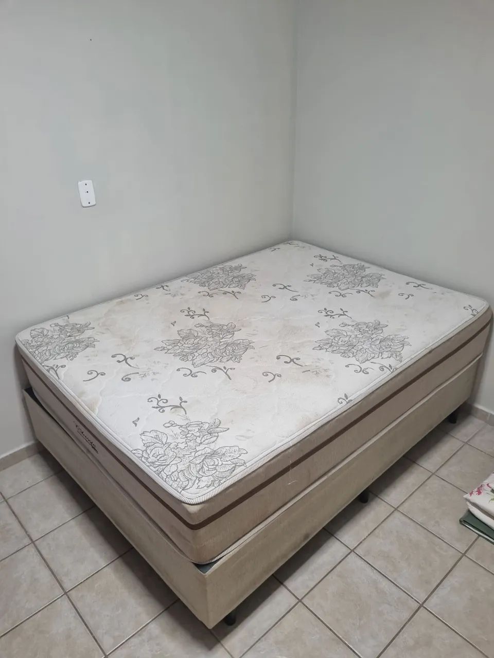 Cama casal seminova65704323974403122