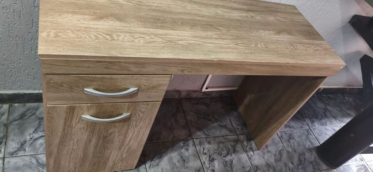 Mesa pra computador em bom estado  - Foto 2