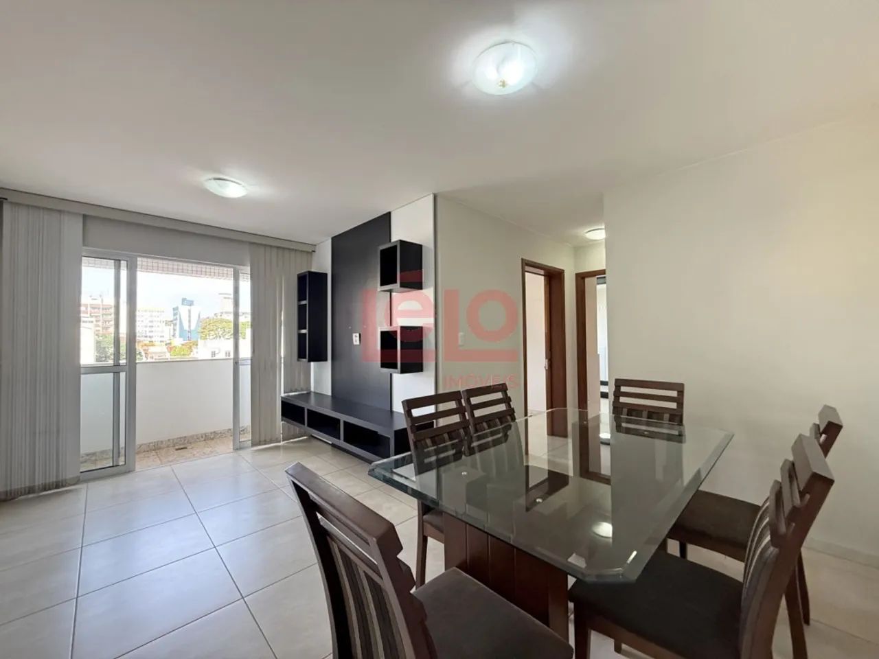 Apartamento mobiliado para alugar em Maringá, na Zona 07, com 2 quartos, suíte, sacada e g - Foto 2