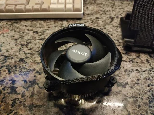 Processador AMD Ryzen 5 8500G AM5 com Cooler Box AMD - Foto 2