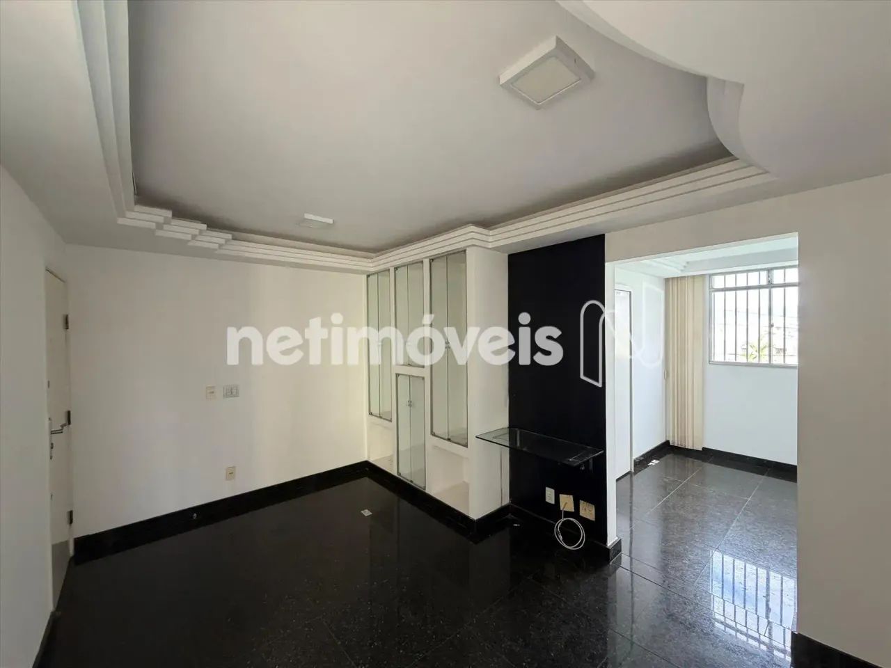 Apartamento 2 quartos, suíte, com vaga de garagem livre e demarcada. - Foto 2
