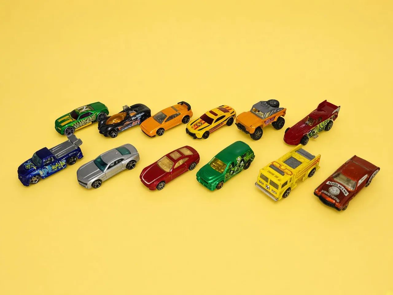 Lote de Carrinhos Hotwheels - Foto 2