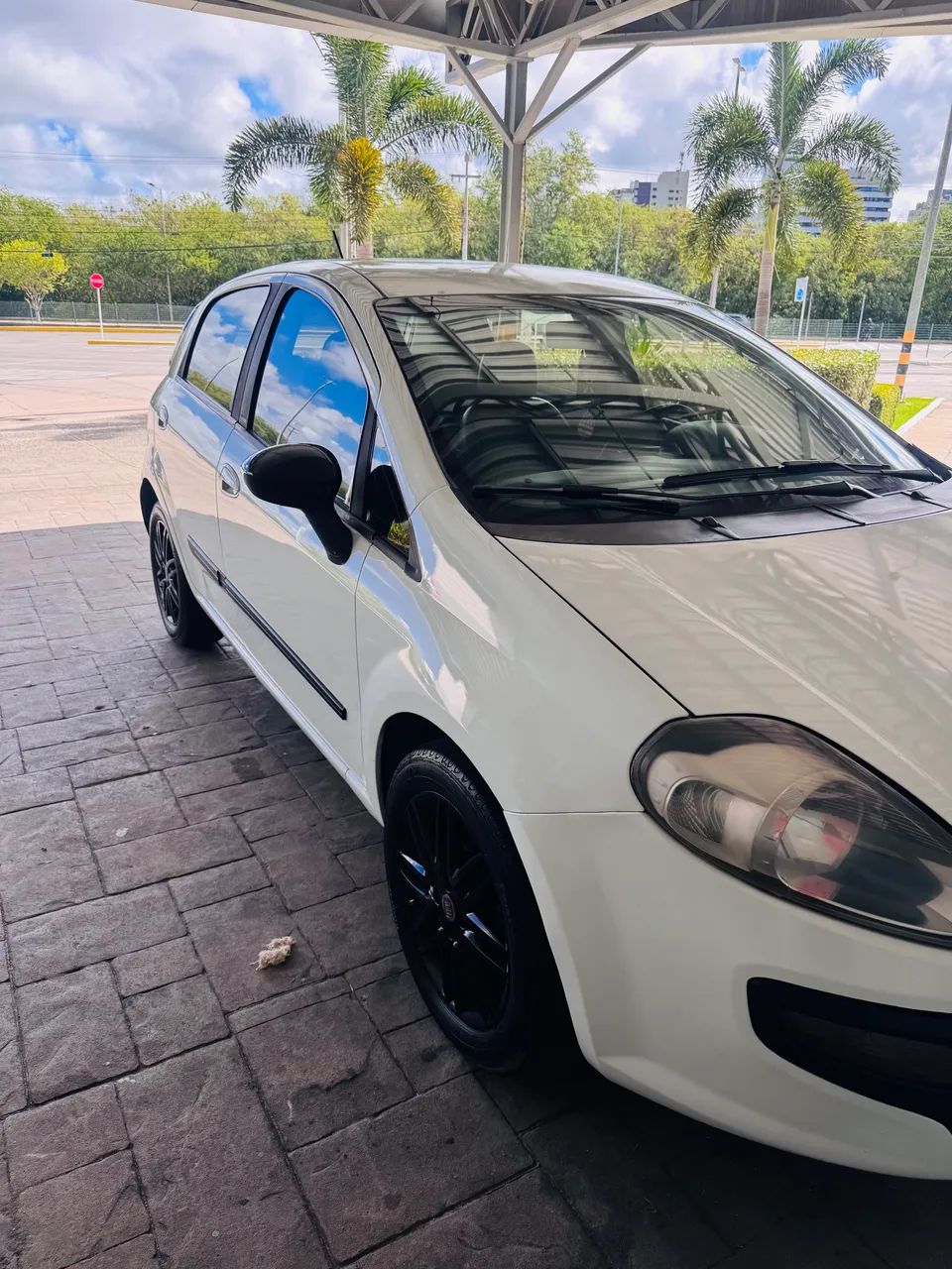 Fiat Punto Attractive 1.4 Fire Flex 8V 5P 2014 - Foto 2