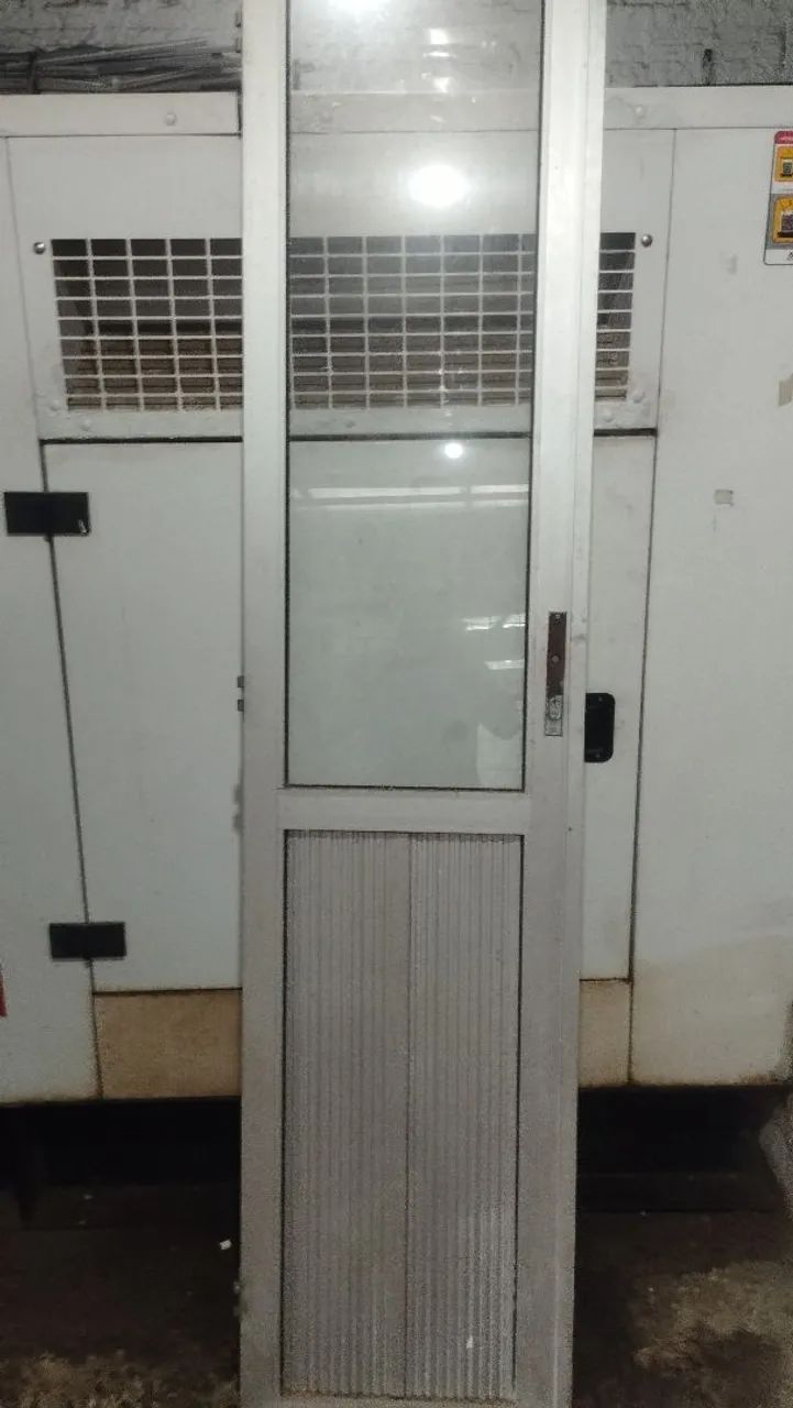 Porta de alumínio com vidro valor 270.00