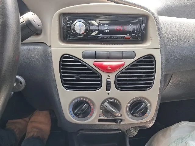 Fiat Strada 1.4 MPI Fire Flex 8V CS 2011 - Foto 2