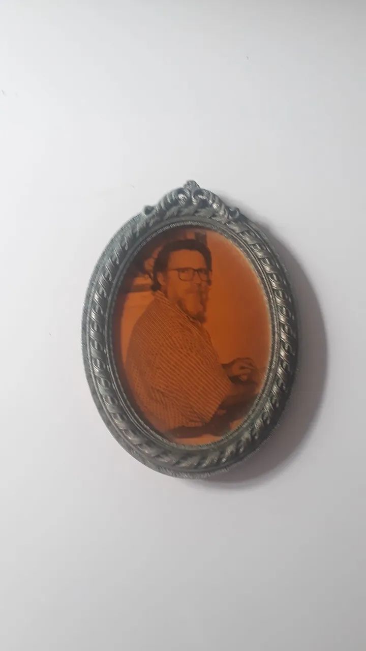 Porta retrato antigo oval 
