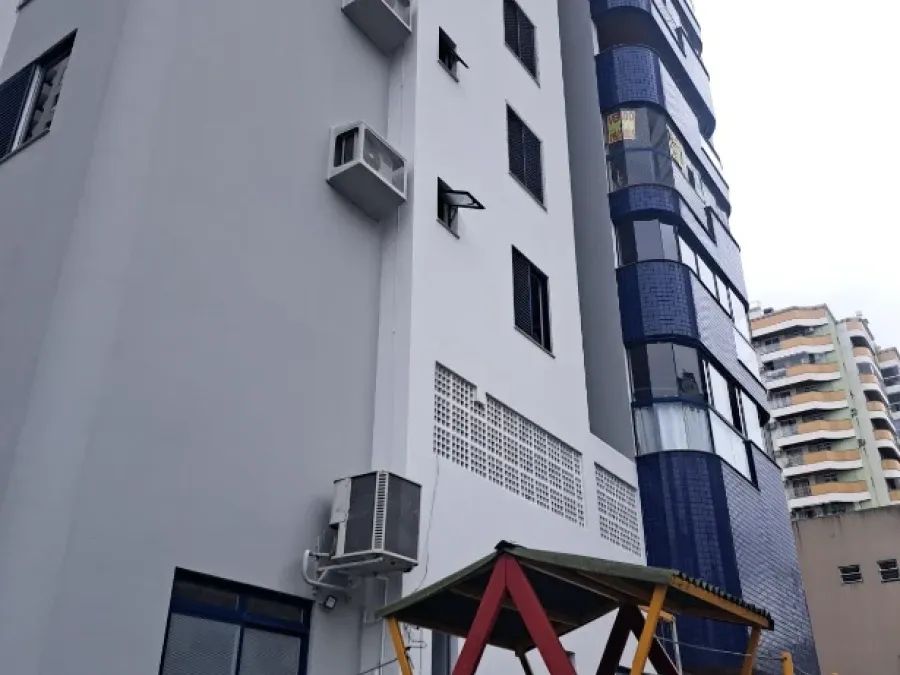 Apartamento desocupado, 03 dorms. (suíte ) e Garagem