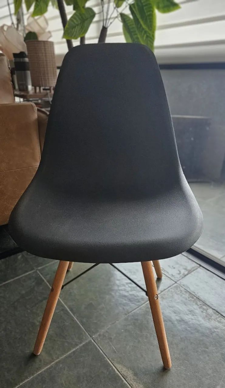 Kit 5 Cadeiras Eames pés palito