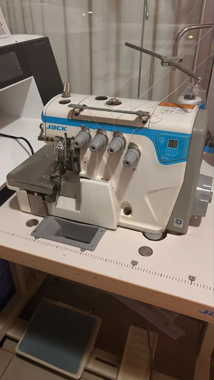 Máquina overlock Jack E4S - Foto 3
