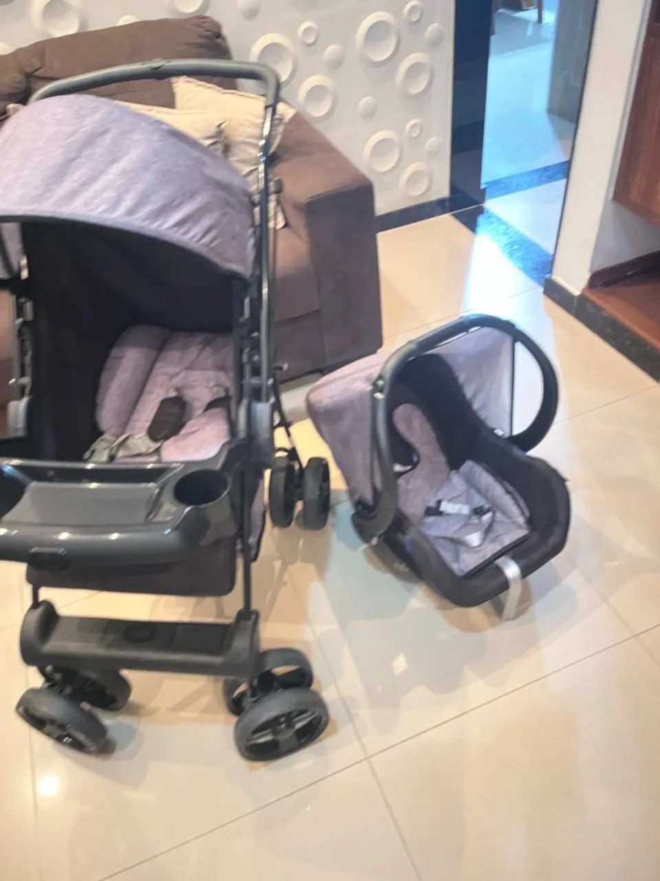 Carrinho com bebê conforto  - Foto 2