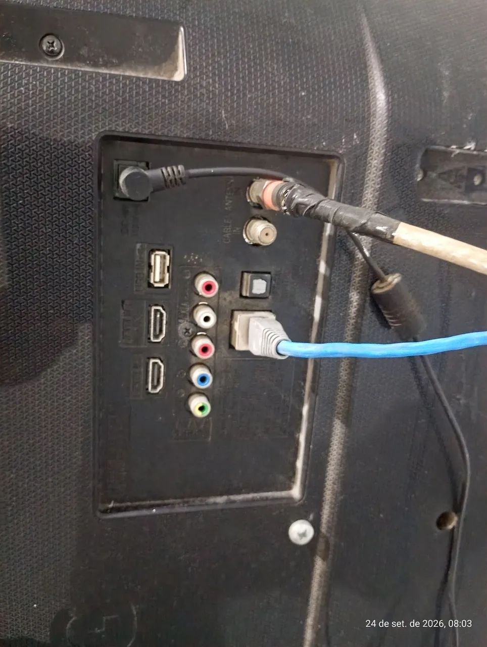 Vendo tv 32 p com wi-fi integrado e sintonizado - Foto 2