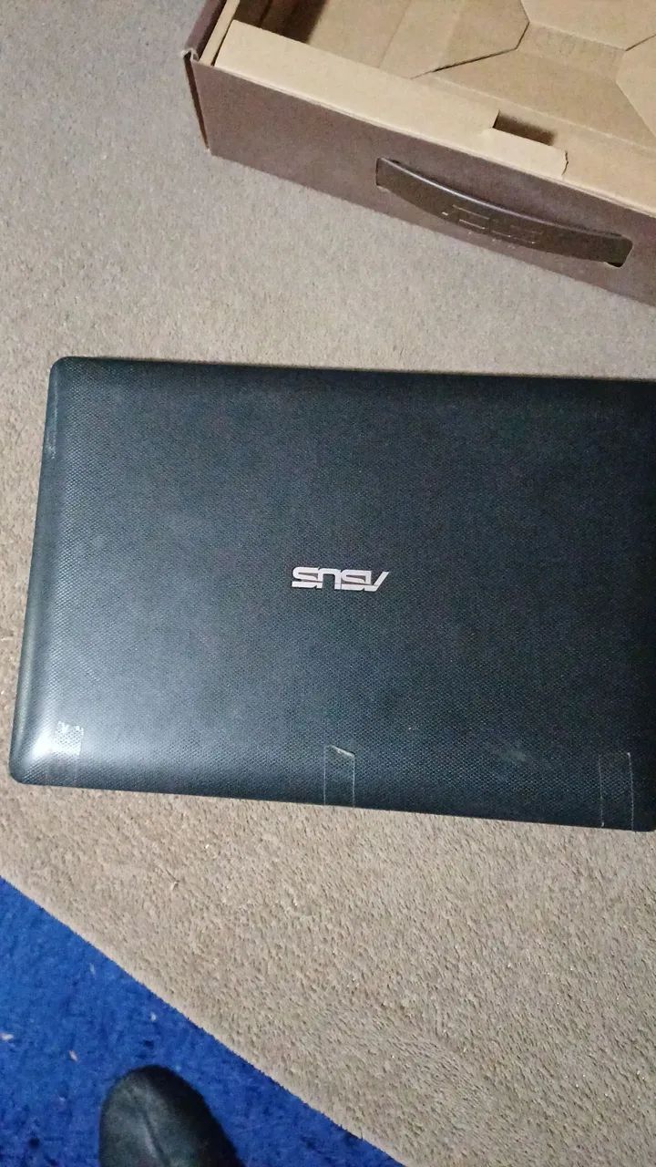 Notebook Asus simples...