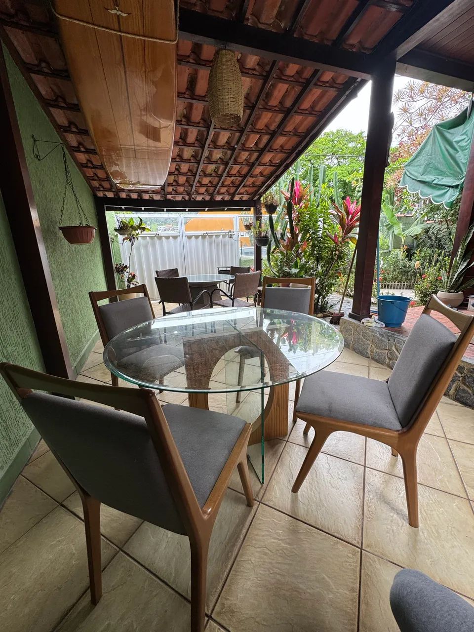 Conjunto mesa + cadeiras