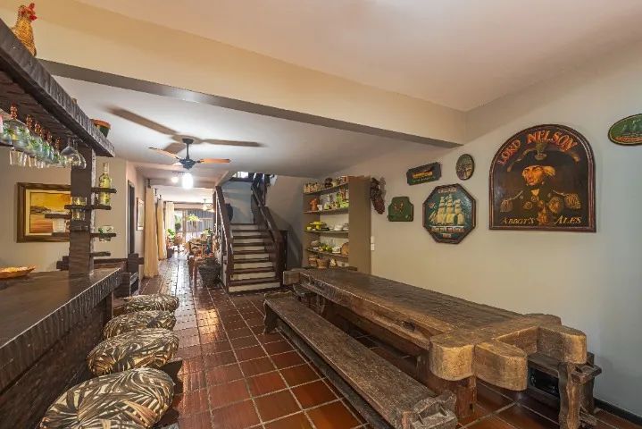 Jogo de bar, mesa de jantar, poltronas e mesa de centro em imbuia maciça - Foto 4
