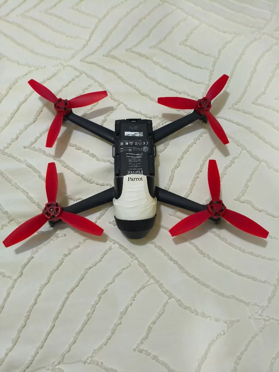 Drone Parrot modelo BEBOP2, com acessórios. - Foto 2