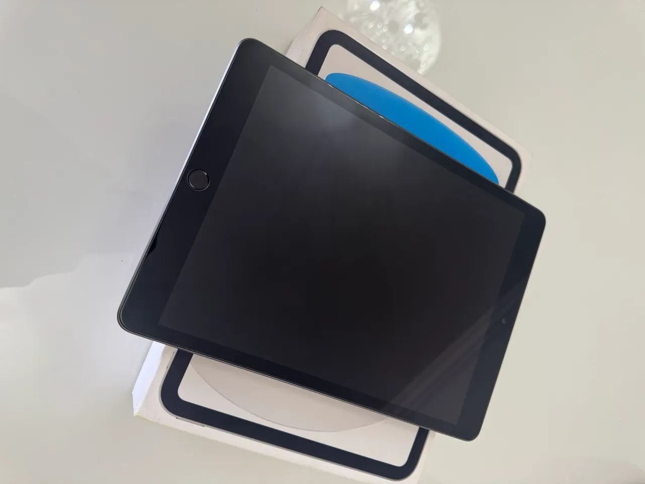 iPad 7ª Geração - Com caixa e cabo de carregador  - Foto 4