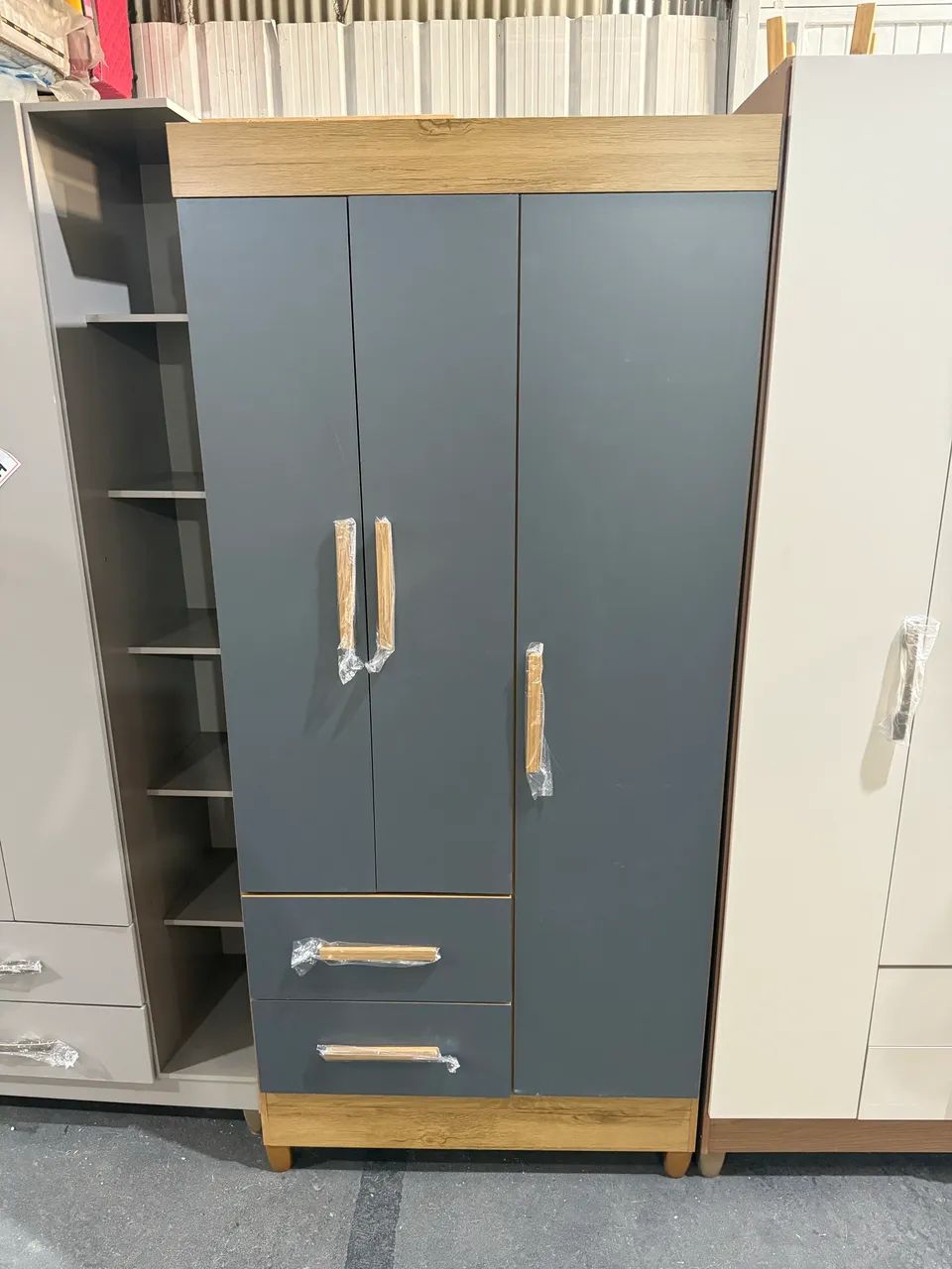 Guarda roupa de solteiro - entrego 