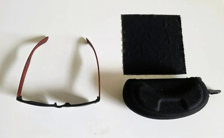 Óculos de sol estilo Wayfarer haste madeira com estojo rígido - Foto 3