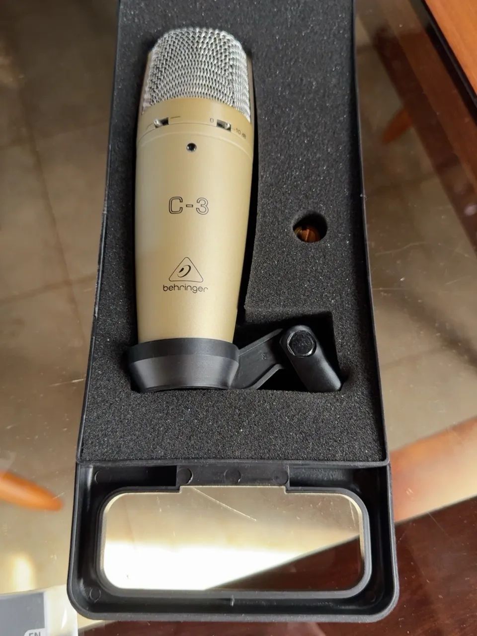 Microfone Condensador Behringer C-3 - Completo com Case e Caixa - Foto 5