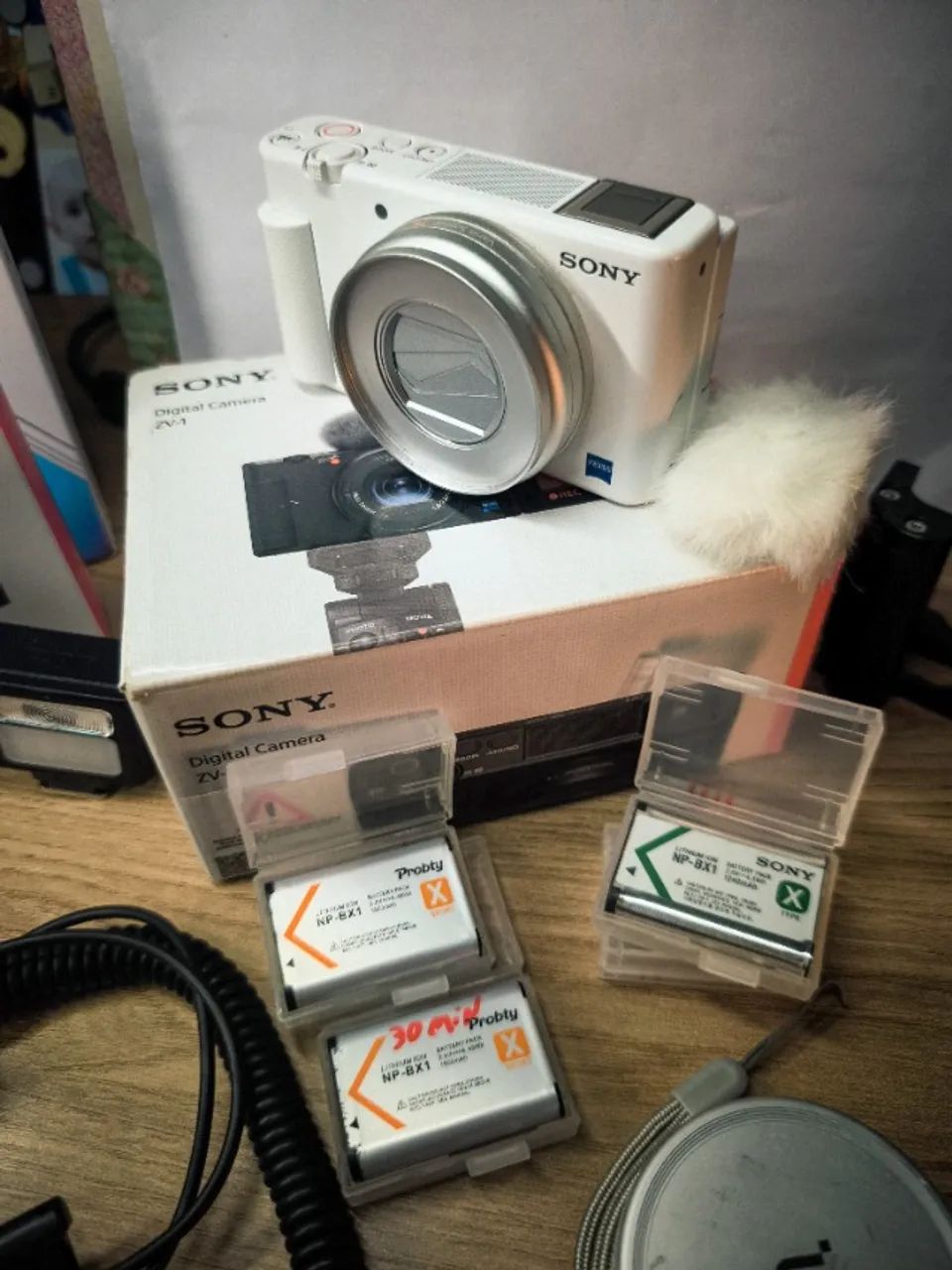 Câmera Sony ZV-1 com flash e lentes adicionais - Foto 4