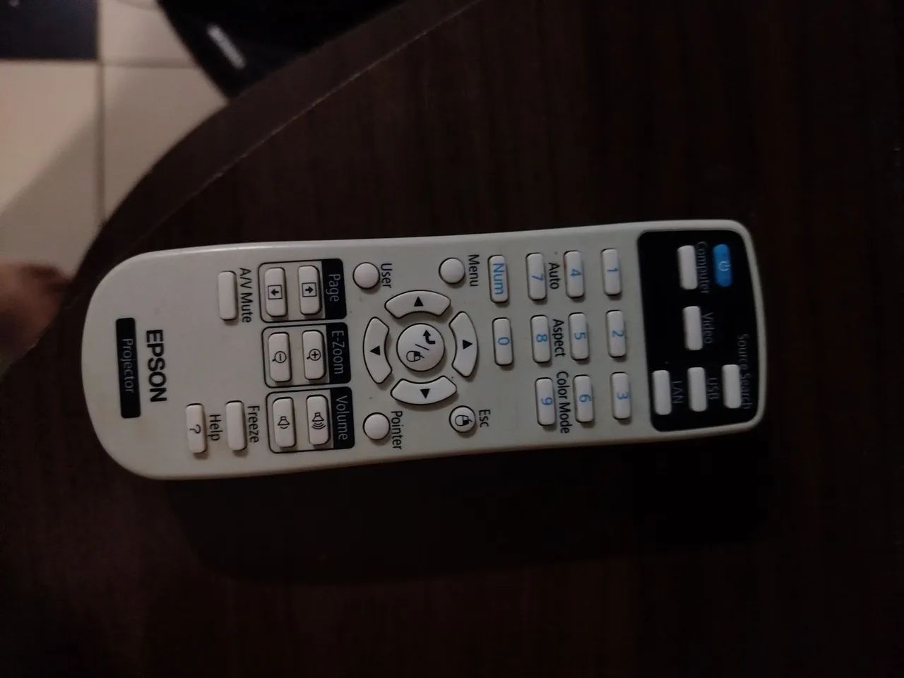 Projetor EPSON (tem que trocar a lâmpada) - Foto 4