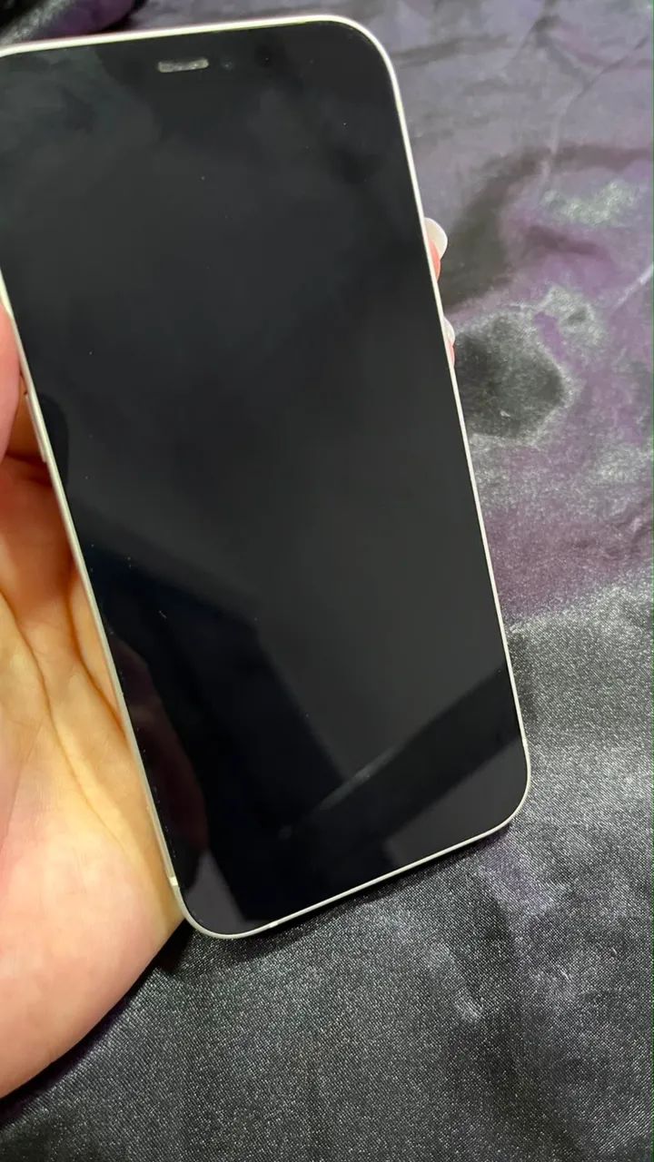 iPhone 12 - 64 GB | 83% de Saúde da Bateria