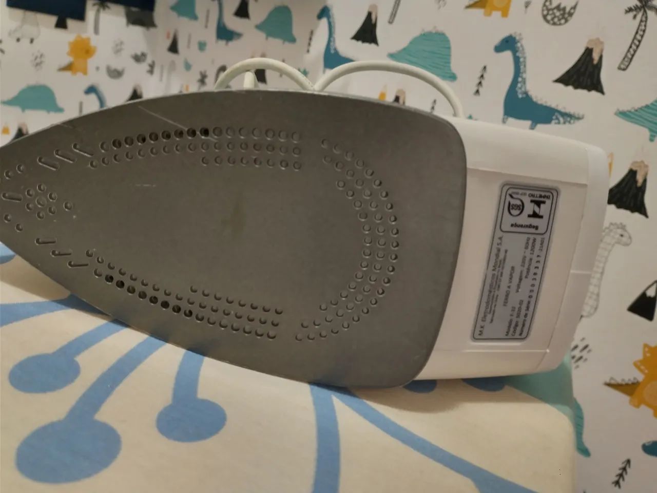 Ferro de passar roupas novo  - Foto 4