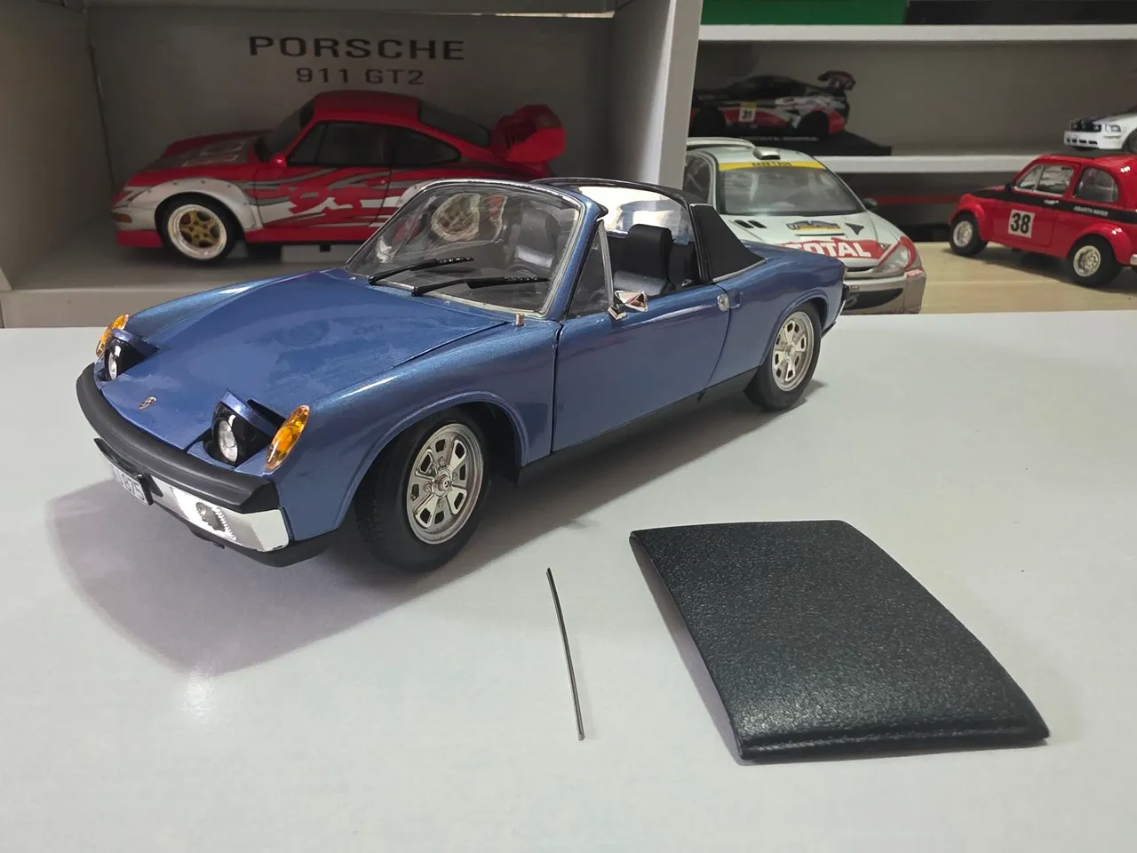 Porsche Carrera GT 1/18 autoART - Hobbies e coleções - Guabirotuba