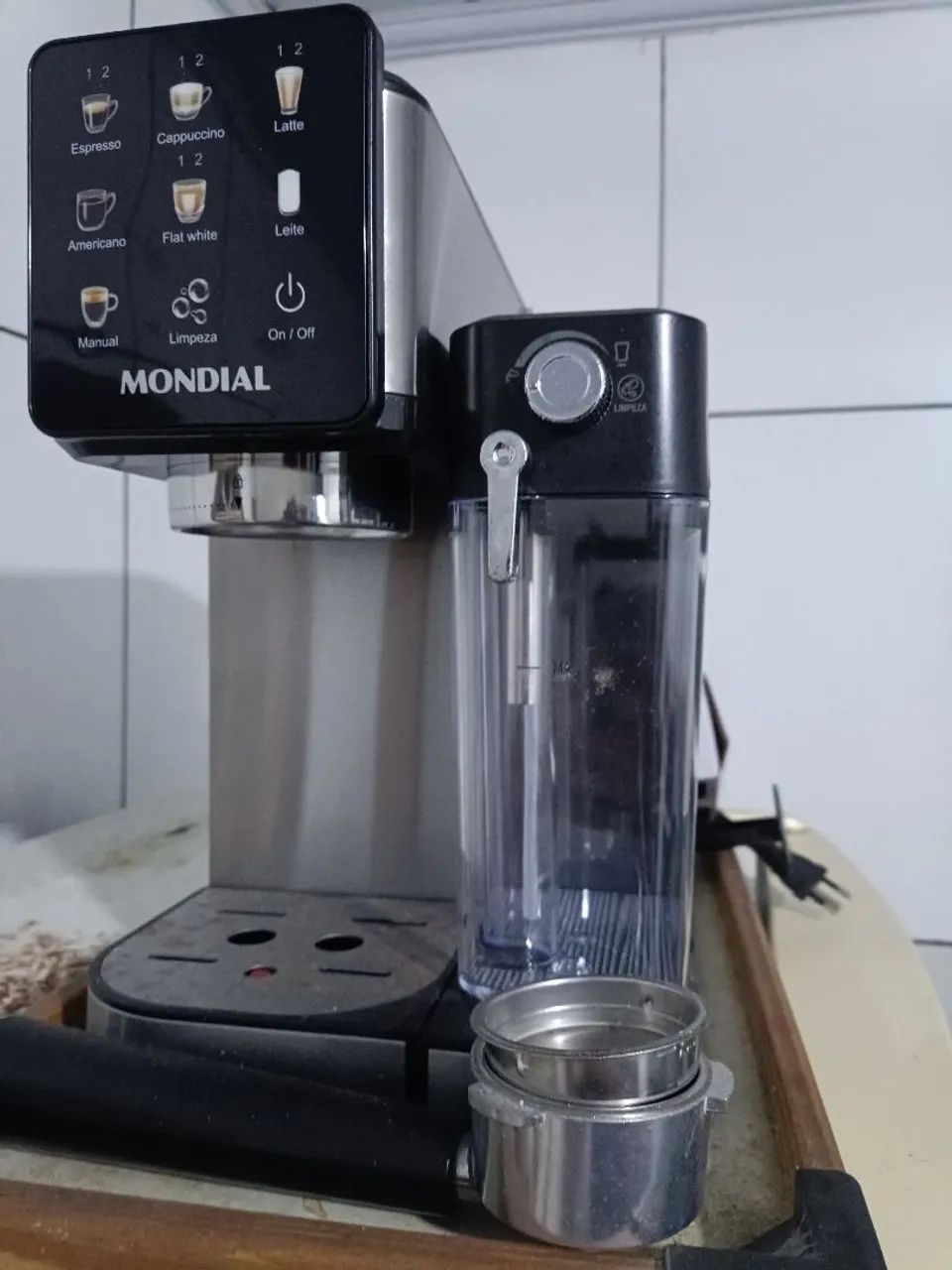 Cafeteira espresso Momdial nova.
