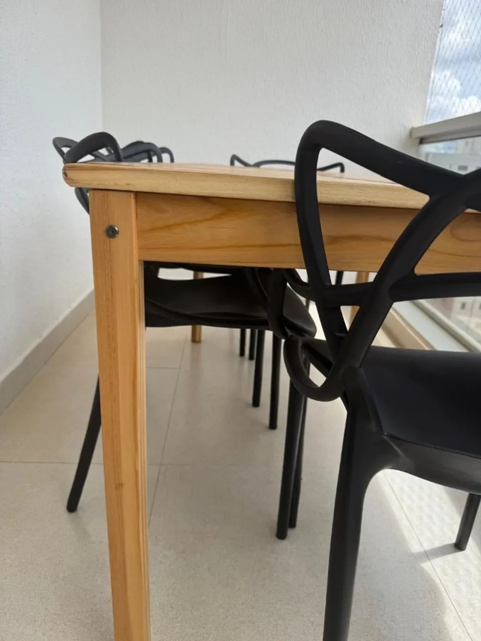 Mesa de Madeira Maciça + 4 cadeiras- Leroy Merlin - Foto 5