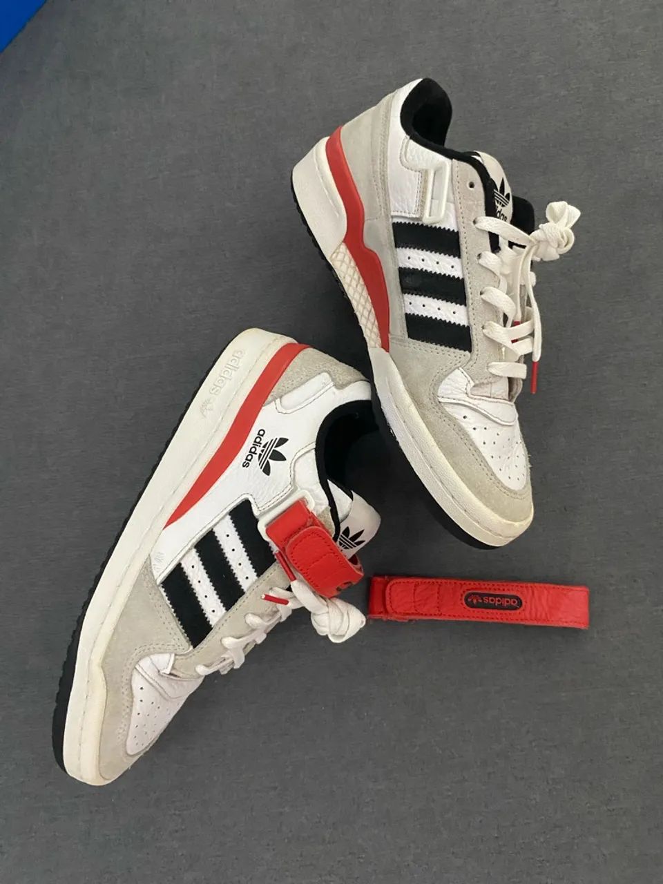 Tênis adidas 40