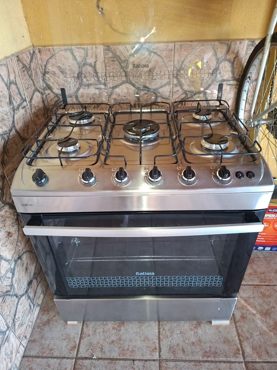 Vendo fogao Itatiaia 5 bocas, chama tripla seminário novo. - Foto 5
