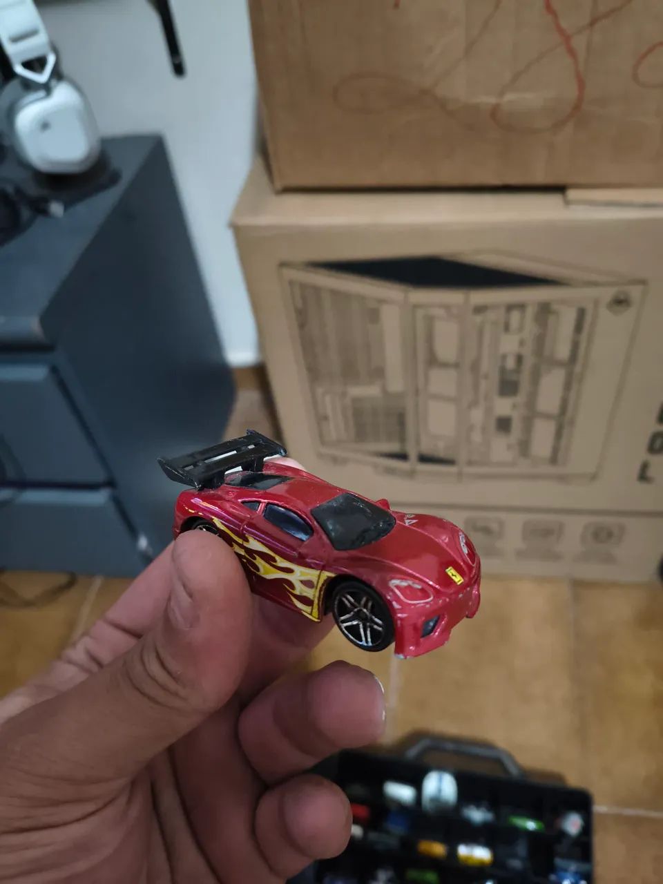 Caixa + coleção hotwheels  - Foto 3