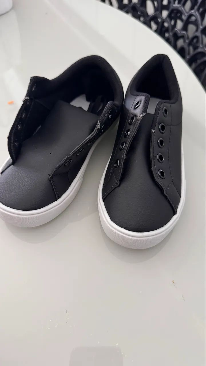 Vendo! Dois sapatênis infantis, masculino 