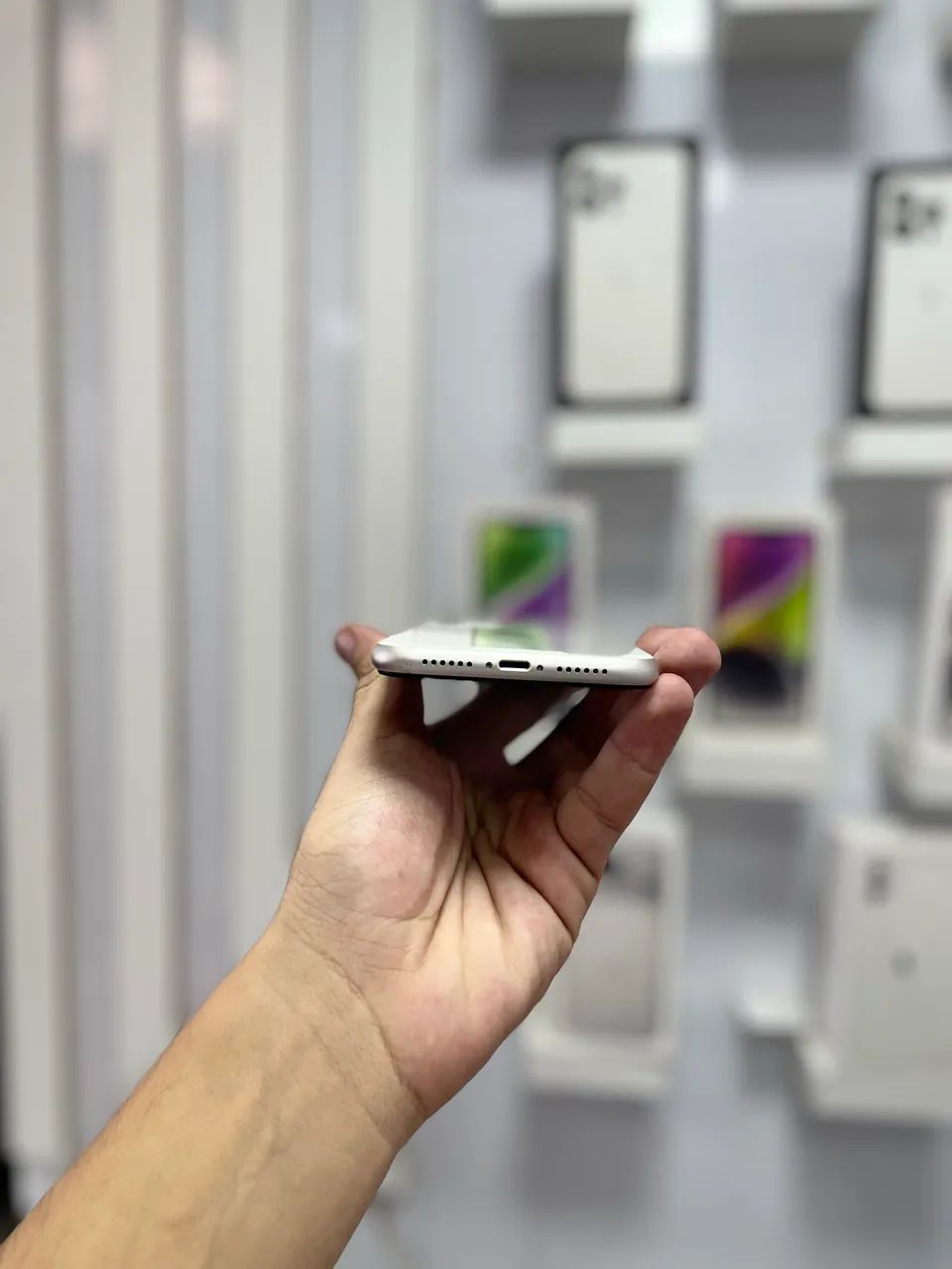 iPhone 11 - 64GB ( tela e bateria trocada )  - Foto 2