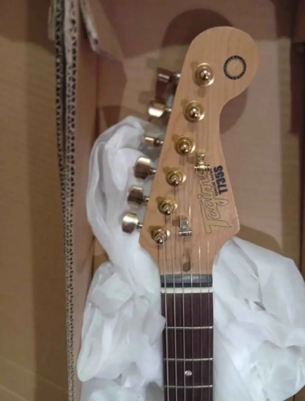 Guitarra Tagima  modelo T 735 - Foto 2