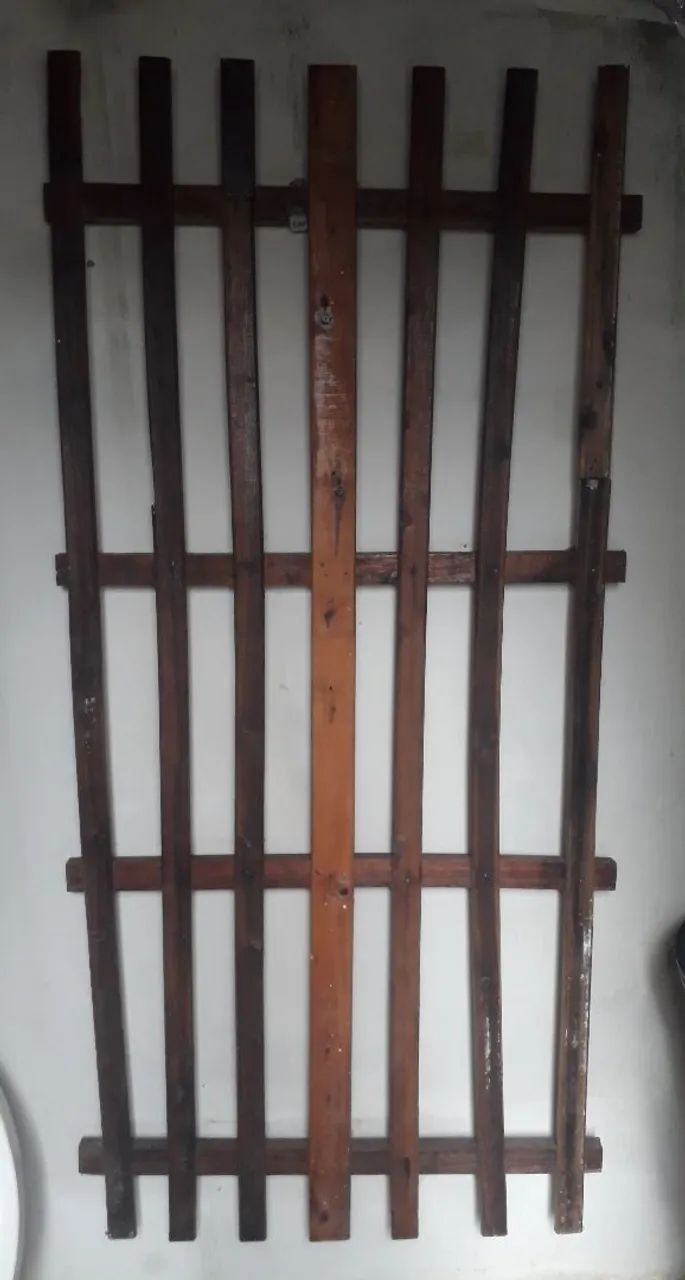 Cama em cor branca com retoques na pintura.  - Foto 3