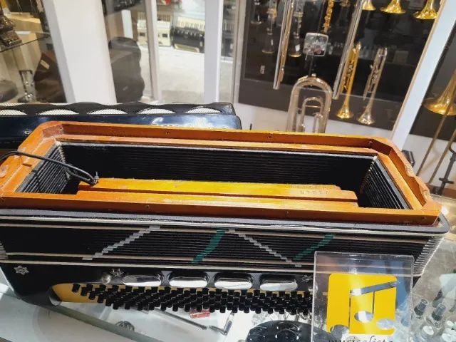 Acordeon 120 baixos Sonelli  - Eletrificada  - Foto 5