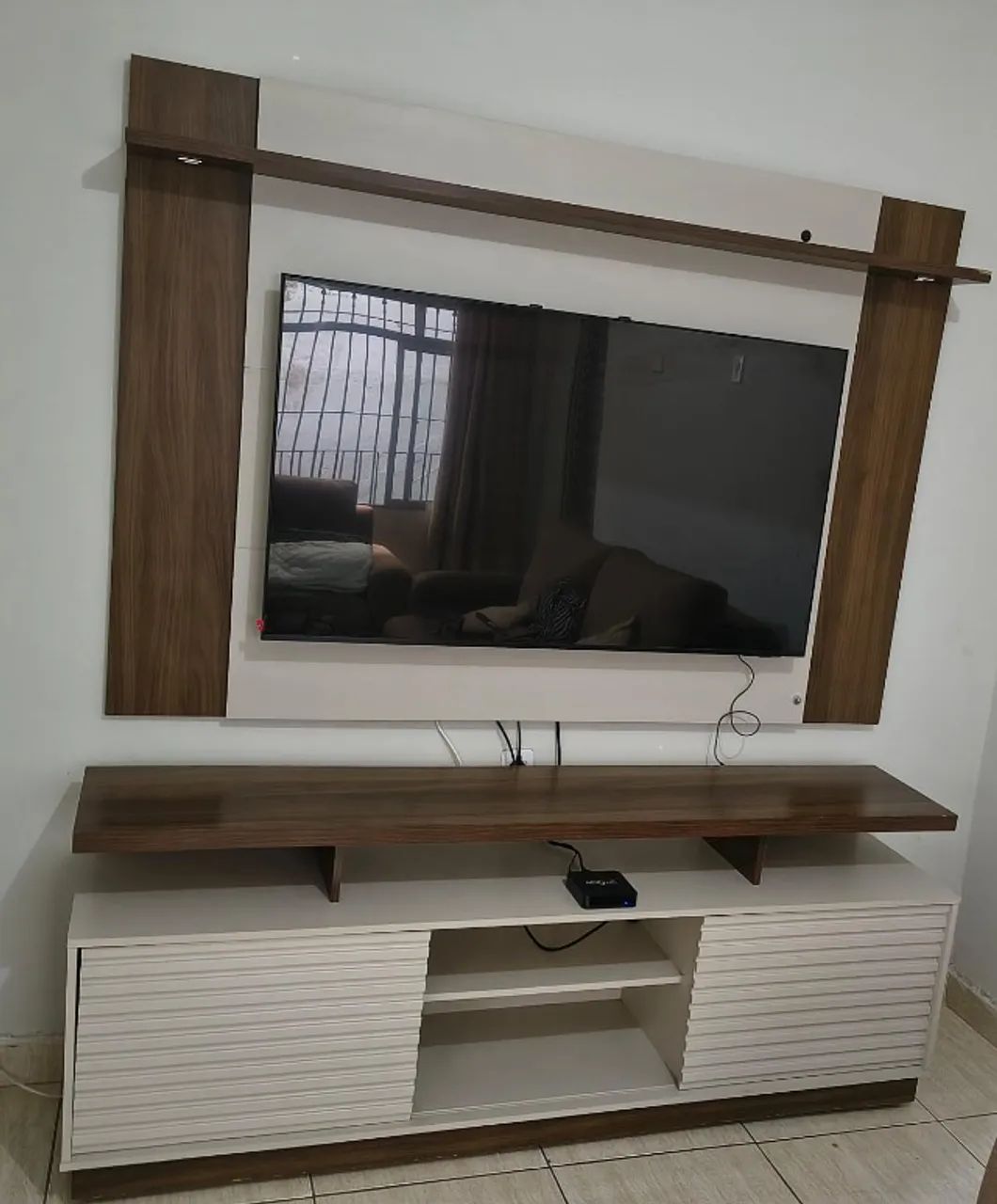 Painel e rack para sala 