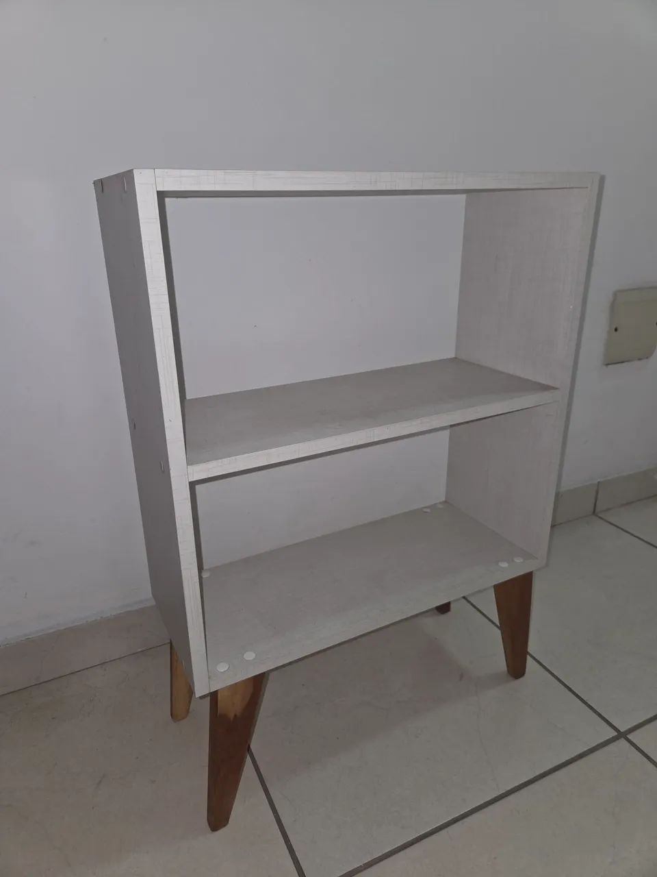 Mesa de Cabeceira de MDF